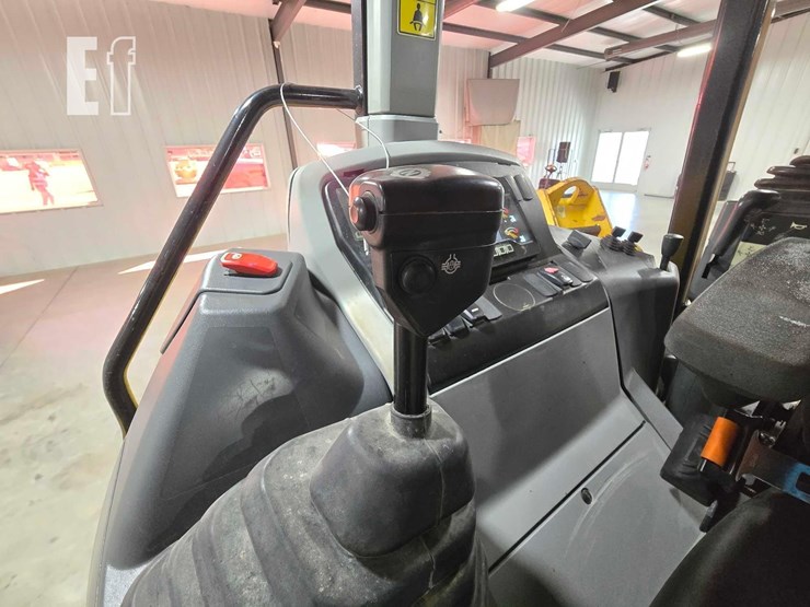 2021-caterpillar-420-image-21