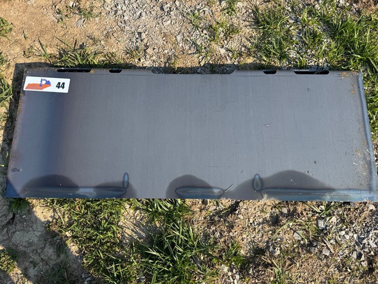 #44-•-1/4”-universal-quick-attach-mount-plate-image-1