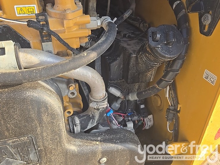 2021-caterpillar-289d3-image-54