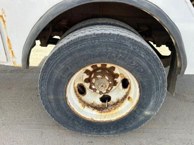 1997-ford-f800-image-77