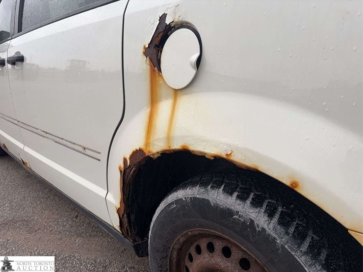 2011-dodge-grand-caravan-se-image-29