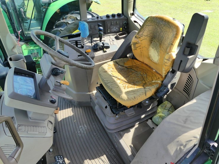 2016-john-deere-6120m-image-11