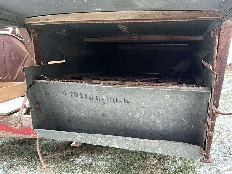 fordson-with-mounted-gleaner-combine-image-35