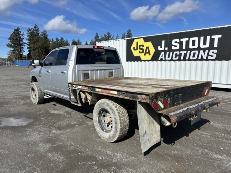 2010-dodge-ram-3500-image-3