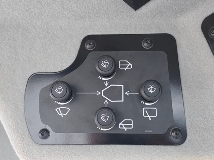 2020-caterpillar-140-image-79