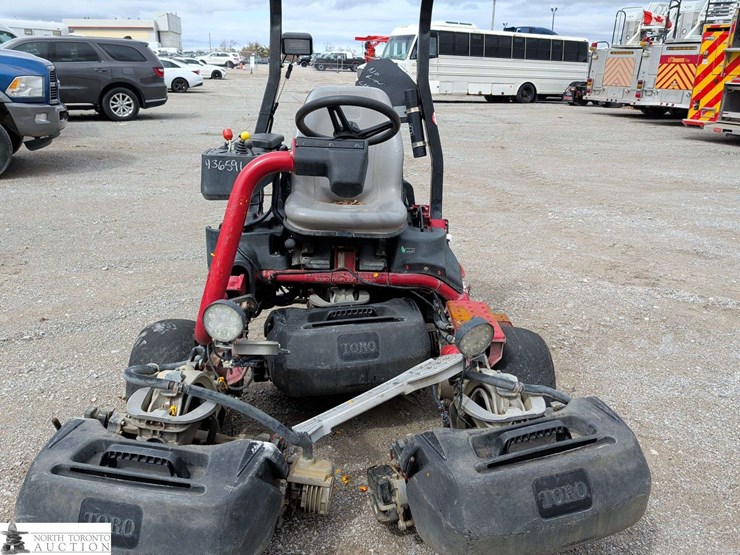 2013-toro-groundsmaster-3320-image-3