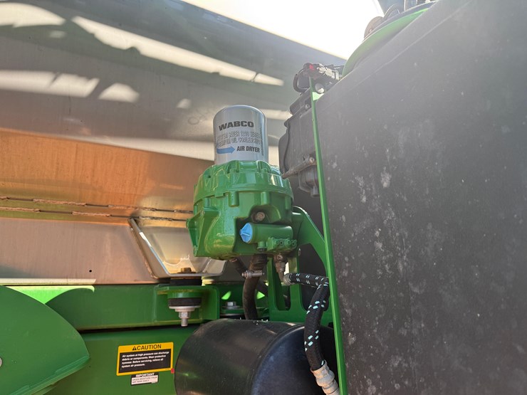 2015-john-deere-r4038-image-15