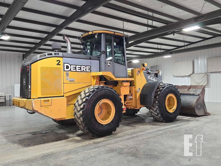 2017-deere-644k-image-3