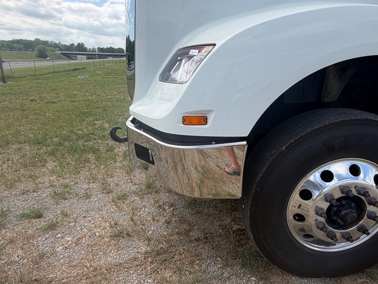 2024-international-hx620-image-17