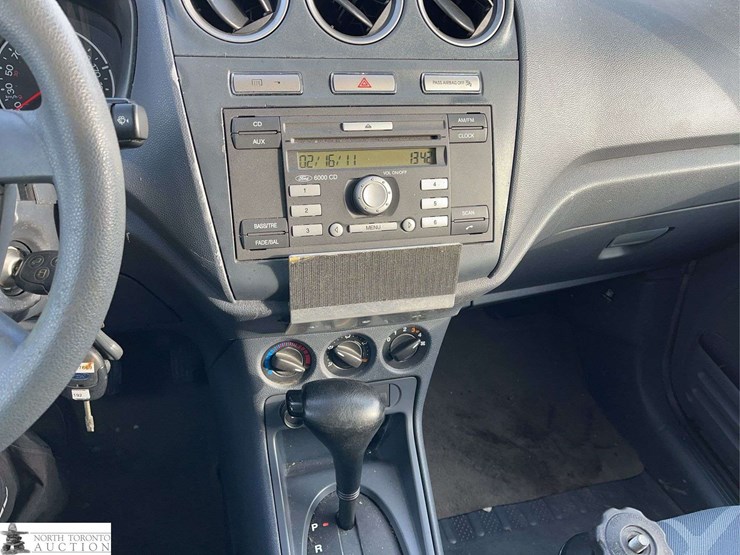 2011-ford-transit-connect-image-13