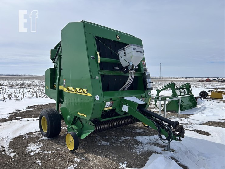 2001-john-deere-567-image-1