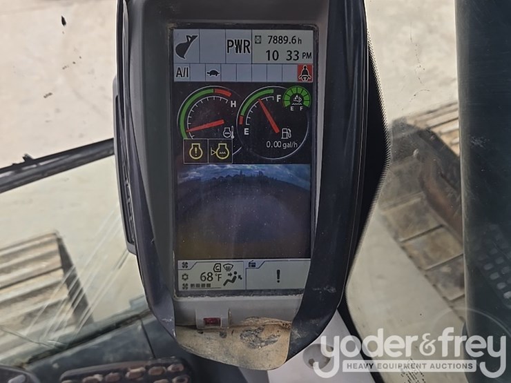 2017-deere-210g-lc-image-136