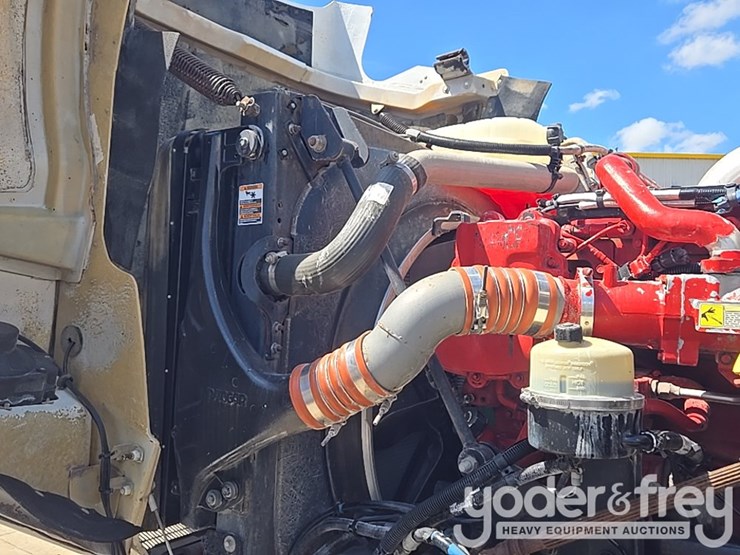 2014-kenworth-t880-image-82