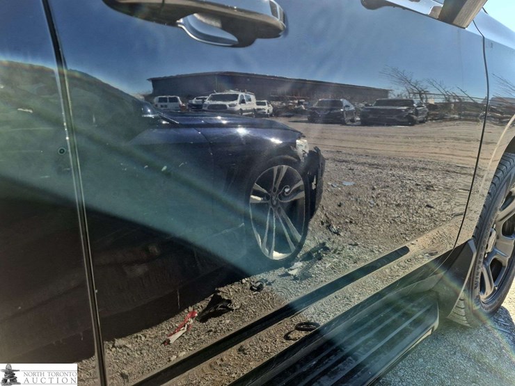 2023-chevrolet-tahoe-image-21