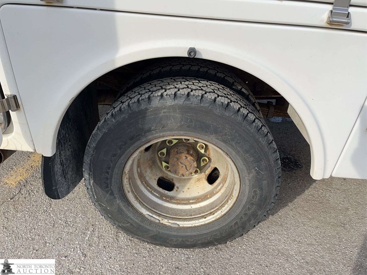 2013-ford-f350-image-24