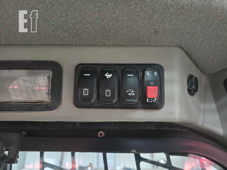 2022-caterpillar-289d3-image-23