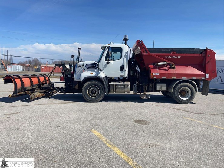 2016-freightliner-108sd-image-3