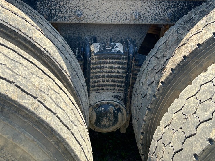 #31965-•-1989-mack-r688-tandem-axle-truck-tractor-image-24