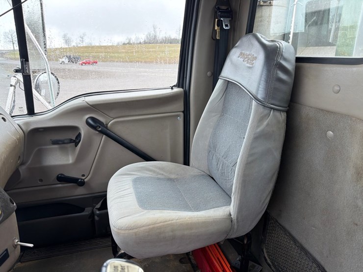 2007-sterling-at9500-image-10