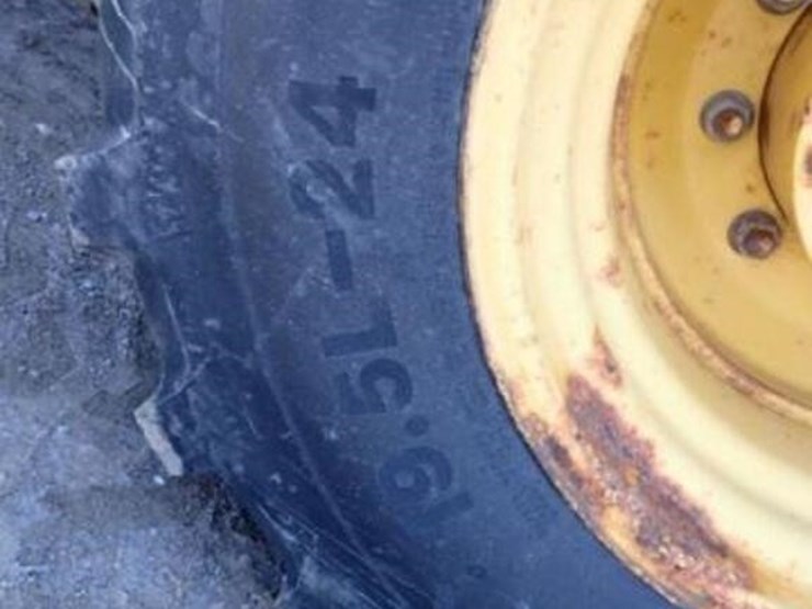 2009-deere-310sj-image-37