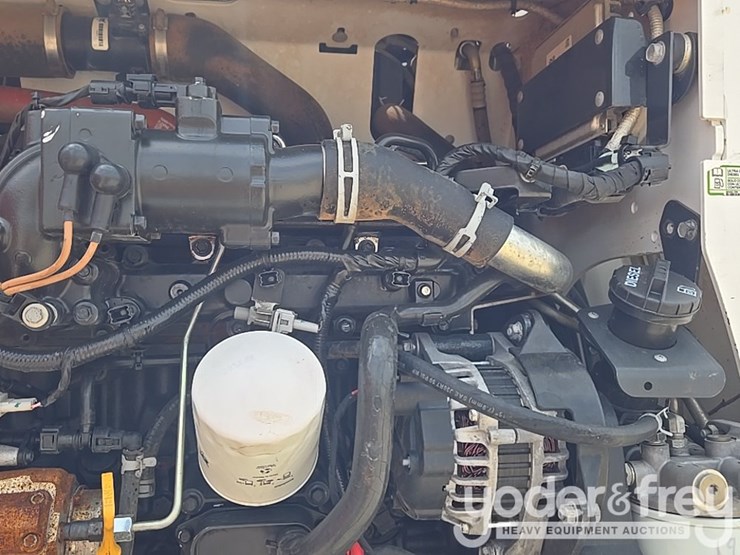 2021-bobcat-t740-image-55