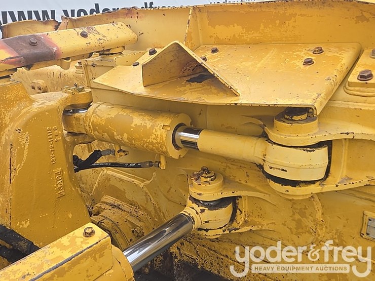 2014-komatsu-d61px-23-image-33