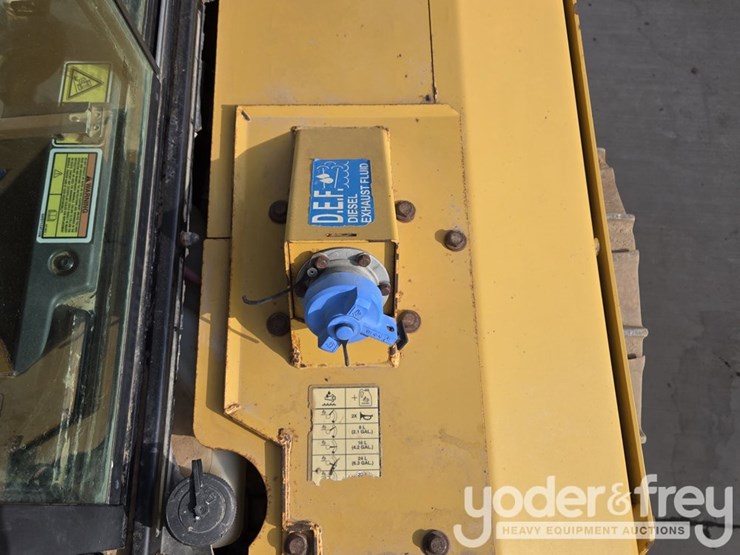 2019-caterpillar-d6-lgp-image-45