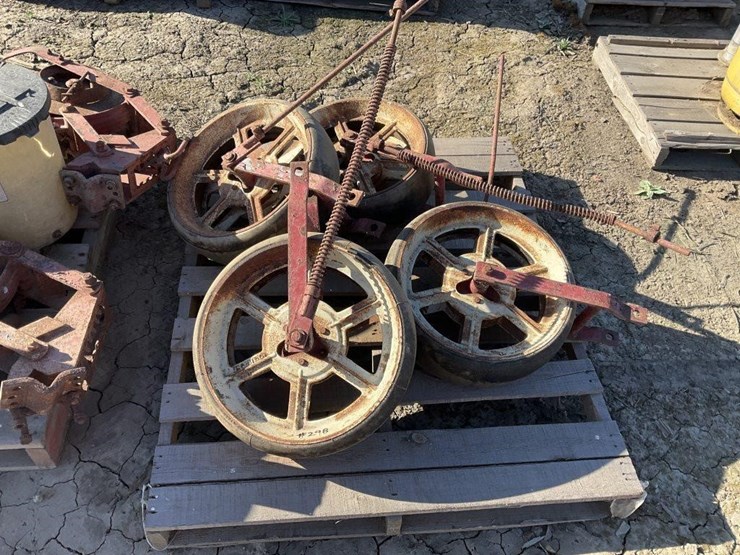 international-185-image-2