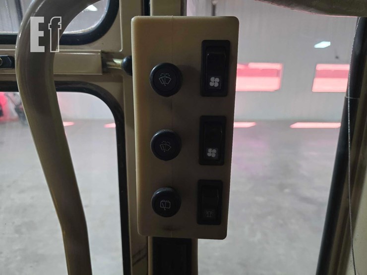 2006-caterpillar-143h-image-26