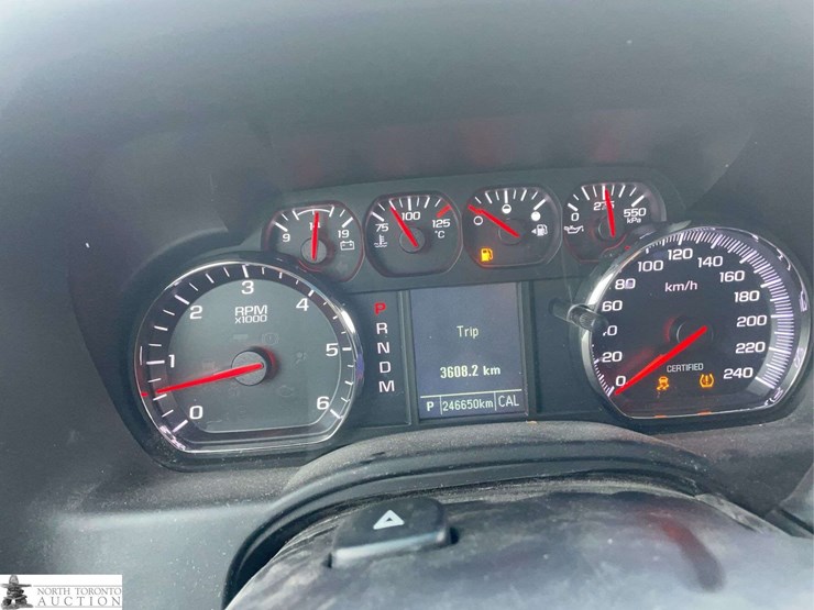 2015-chevrolet-tahoe-image-12