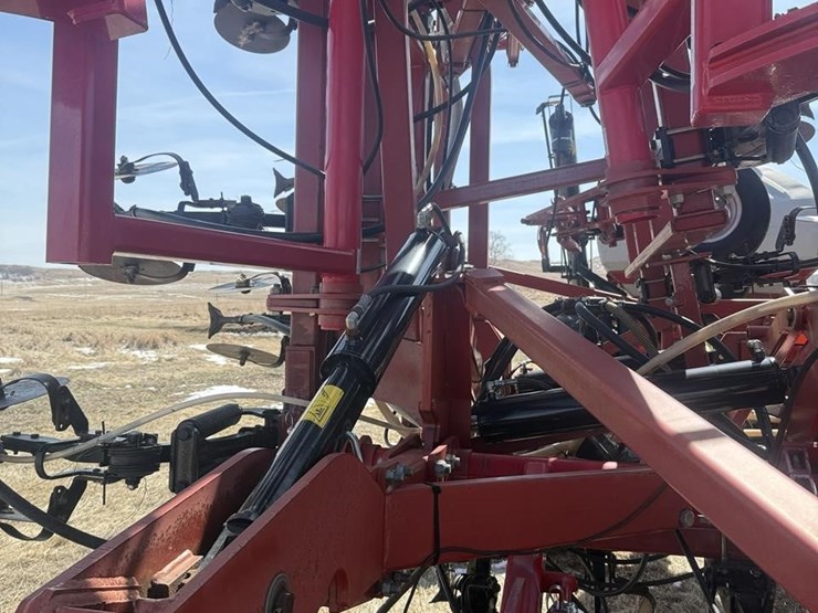 2011-case-ih-3430-image-45