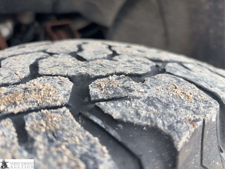 2016-chevrolet-silverado-2500hd-image-40