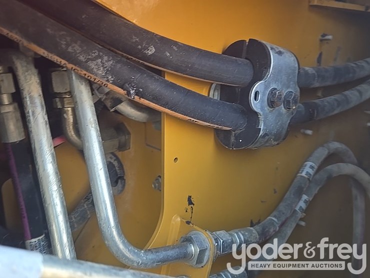 2022-caterpillar-289d3-image-36