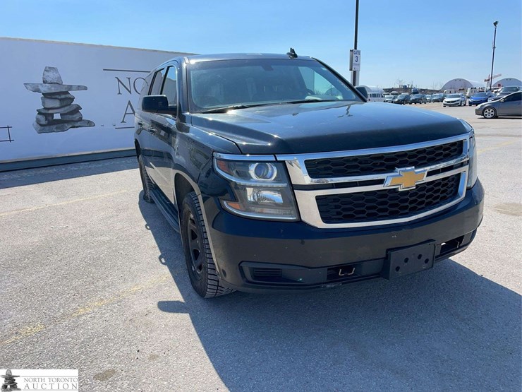 2017-chevrolet-tahoe-image-3
