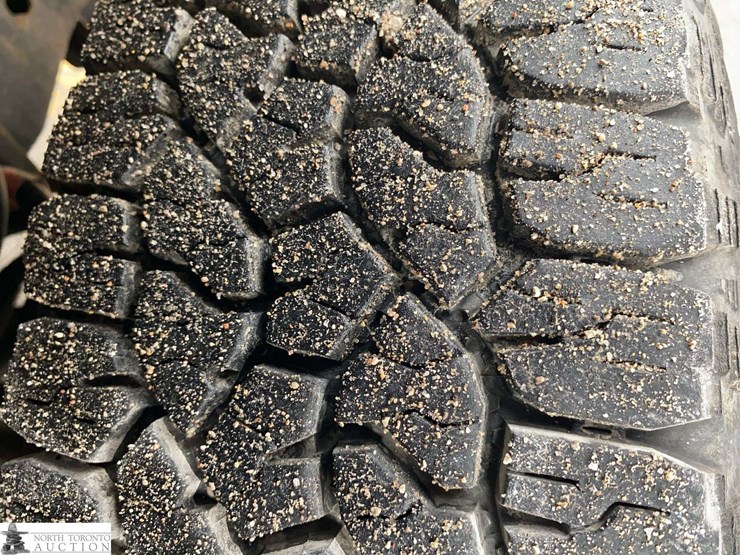 2009-ford-cargo-image-22