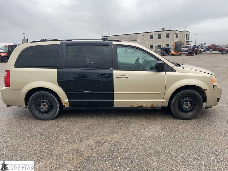 2010-dodge-grand-caravan-se-image-8