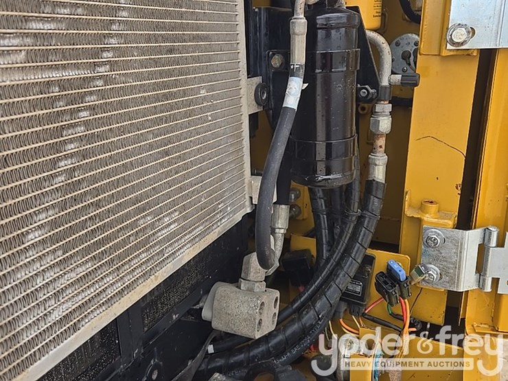 2018-caterpillar-305.5-image-81