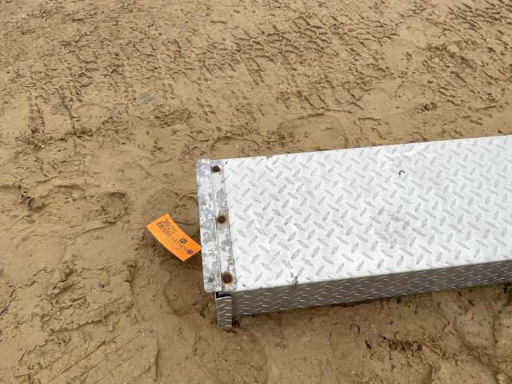 #3925-•-aluminum-truck-box-image-9