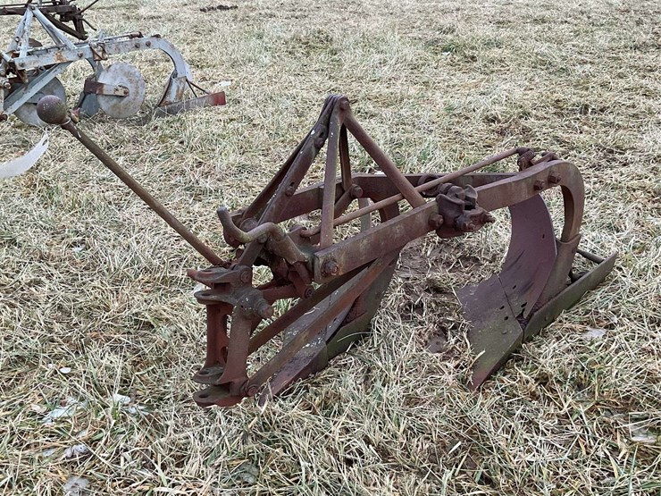 two-bottom-fordson-plow-image-7