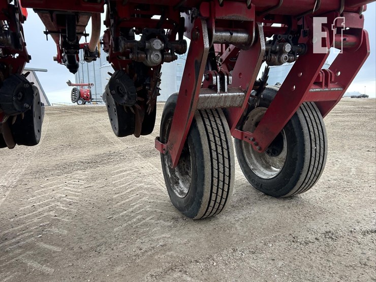 2014-white-9824-image-28