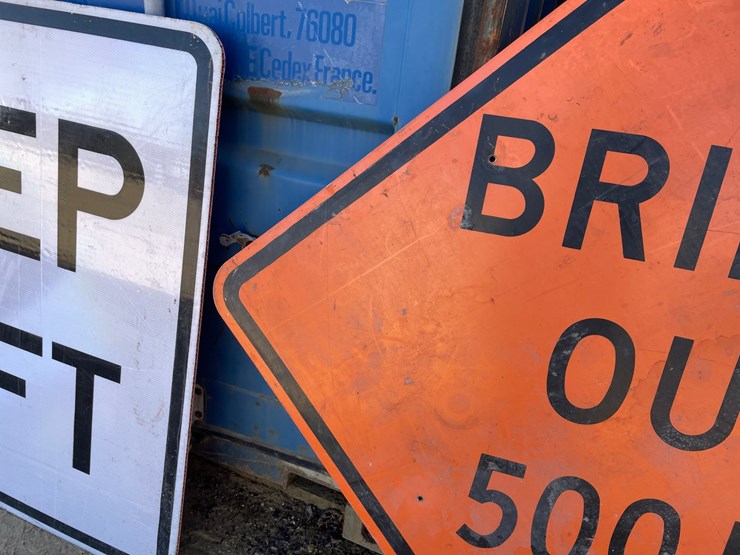 #3932-•-(2)-metal-retired-road-signs-image-11