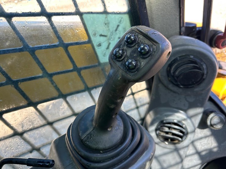 2015-caterpillar-289d-image-24