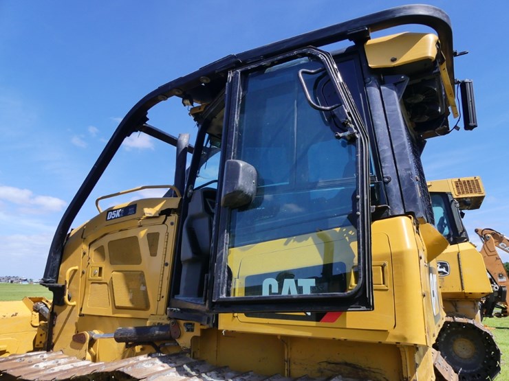 2015-caterpillar-d5k2-xl-image-8