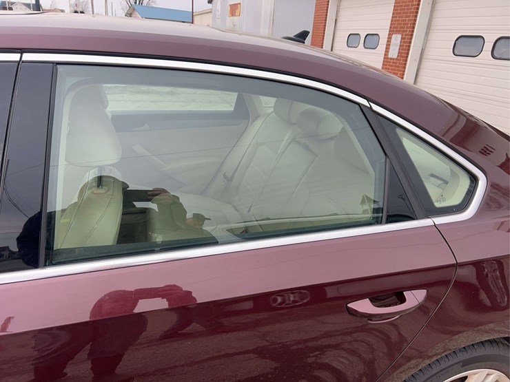 2014-volkswagen-passat-tdi-image-22