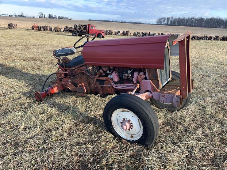 international-parts-tractor-image-6