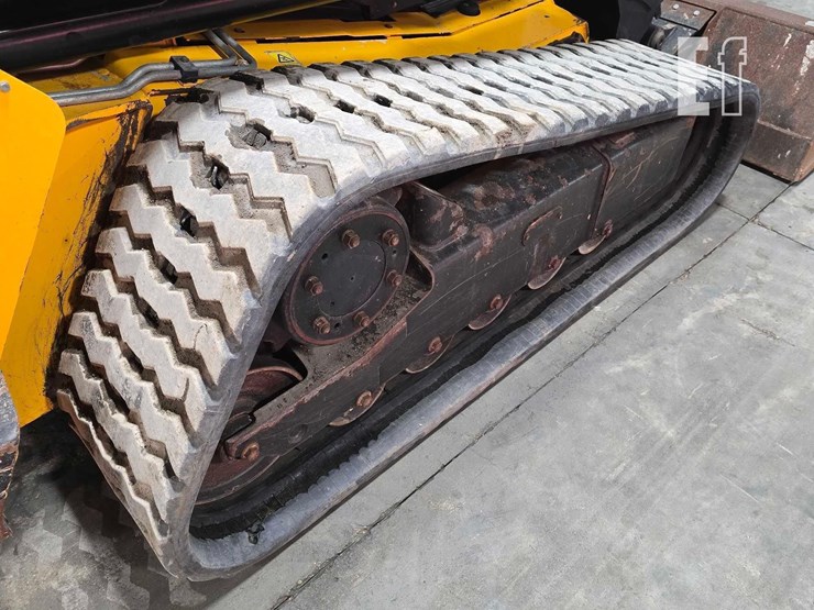 2021-jcb-3ts-8t-image-31