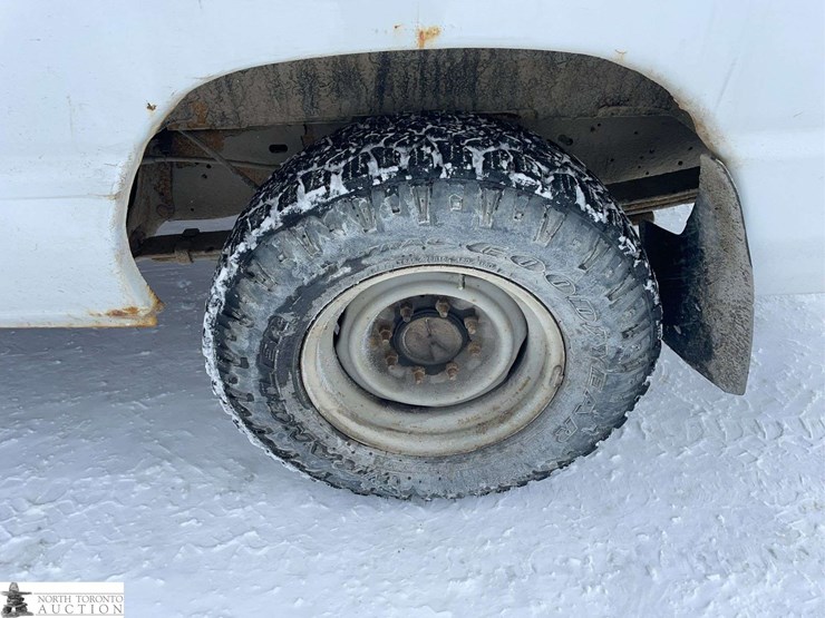 2009-ford-cargo-image-21