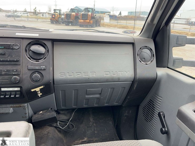 2012-ford-f550-image-34