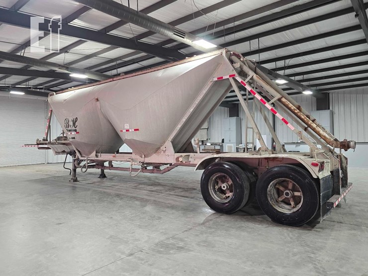 40-foot-pneumatic-tank-trailer-image-4