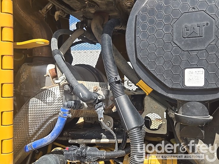 2021-caterpillar-d1-image-52